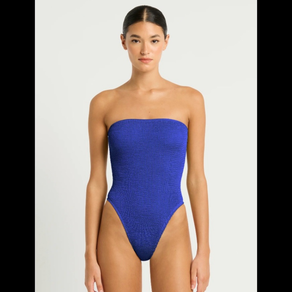 Bond eye fane one piece. Nwt, never worn.